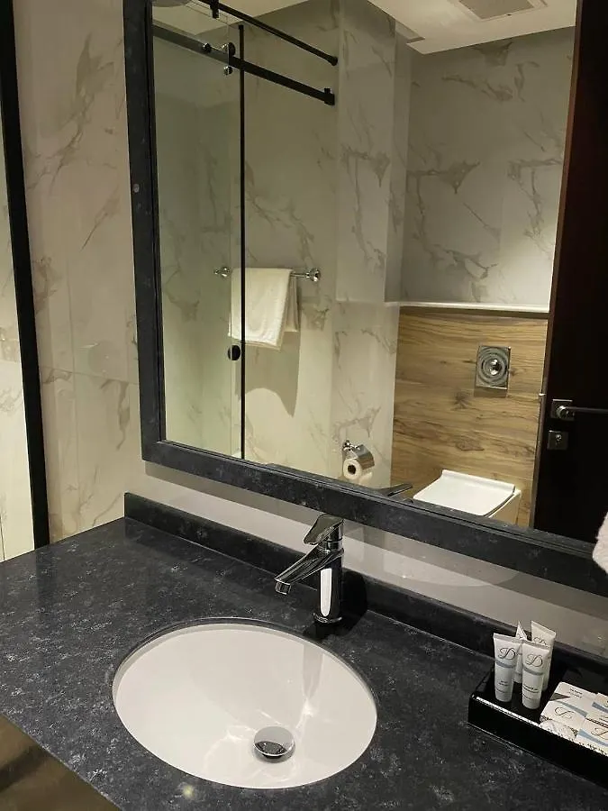 شرفة Hotel Riyadh 0*,  Saudi Arabia